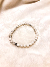 Load image into Gallery viewer, Men&#39;s Marble Howlite Bracelet
