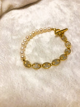 Load image into Gallery viewer, Pearl &amp; Pave Anchor Chain Bracelet
