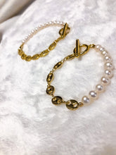 Load image into Gallery viewer, Pearl &amp; Anchor Chain Bracelet
