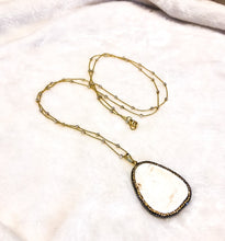 Load image into Gallery viewer, Howlite and Gold Satellite Chain
