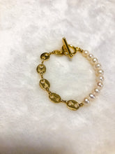 Load image into Gallery viewer, Pearl &amp; Anchor Chain Bracelet
