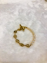 Load image into Gallery viewer, Pearl &amp; Anchor Chain Bracelet
