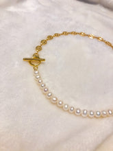 Load image into Gallery viewer, Pearl &amp; Anchor Chain Choker
