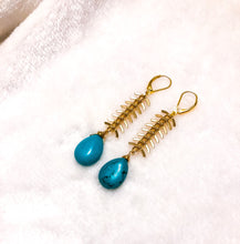 Load image into Gallery viewer, Turquoise Fishbone Earrings
